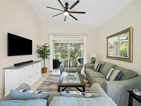 8228 Twelve Oaks Cir APT 324, Naples, FL 34113