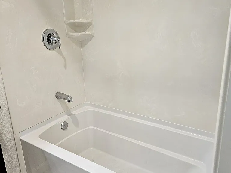 Diamond Creek Apartment — Photo 32