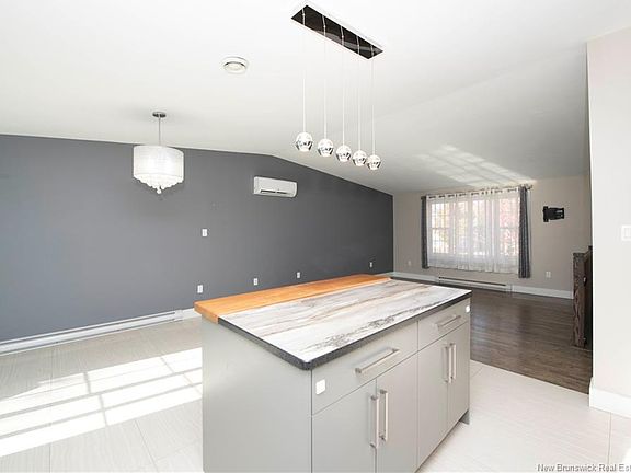 5th image of 264 Maplehurst Dr