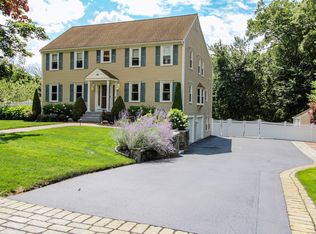 10 Stoneybrook Dr, Bridgewater, MA 02324