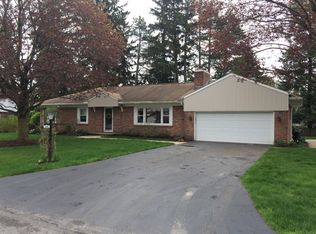 105 Deepwood Dr, East Aurora, NY 14052