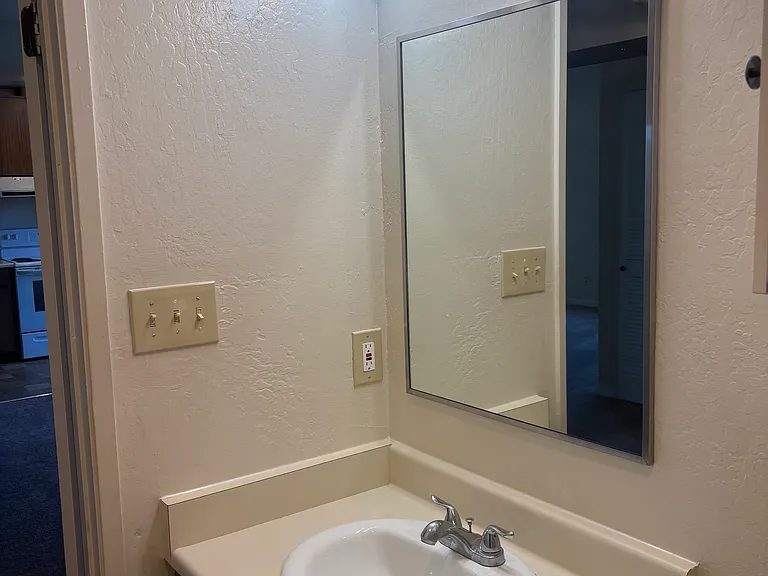 28 Cottage Ave #12 — Photo 9