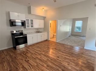 71 Hamlet Ave UNIT 1R, Woonsocket, RI 02895