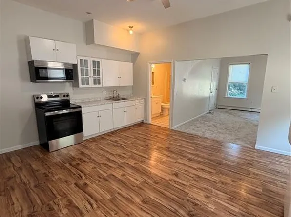 71 Hamlet Ave Unit 1R, Woonsocket, RI 02895