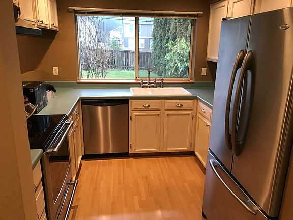 2nd image of 26717 NE Comegys St