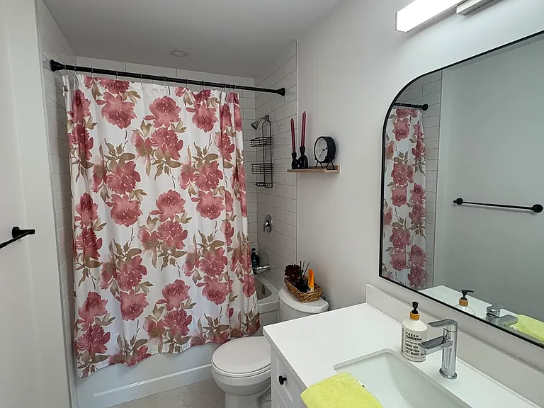 165 Tiffany St — Photo 18