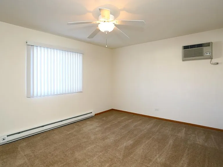 Willow Brooke Apartments — Photo 15
