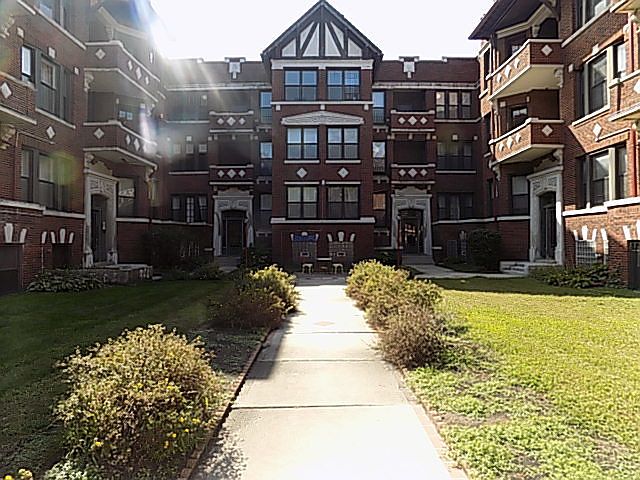 1st image of 5730 S King Dr Unit 2D