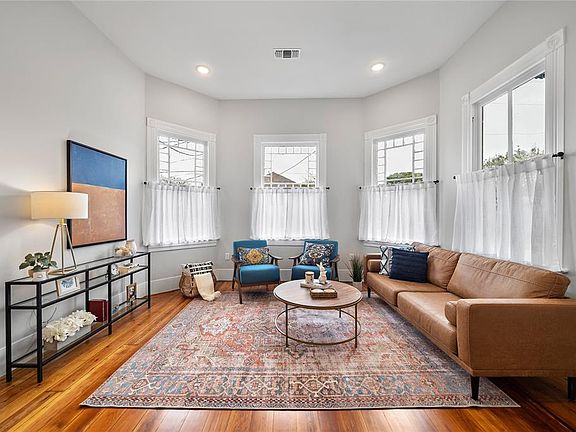 Spacious living room