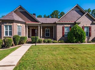 7577 The Lakes Dr, Fairburn, GA 30213