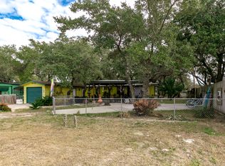 310 Lazy Rd, Rockport, TX 78382
