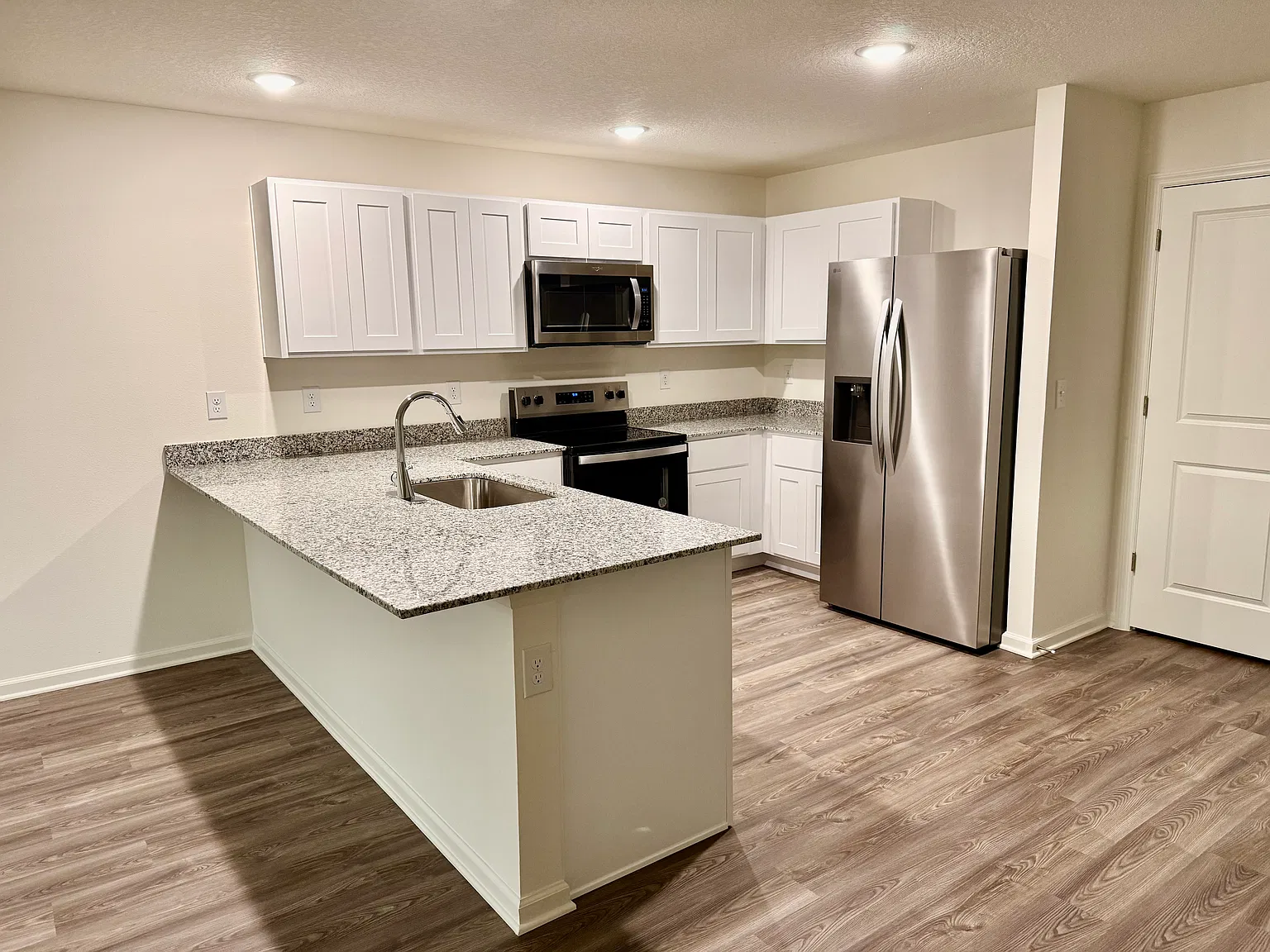 3 bed, 1477 sqft, $1,725 — Photo 3