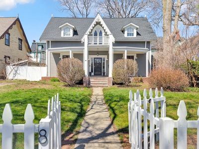 8 Montrose St, Roxbury, MA, 02119