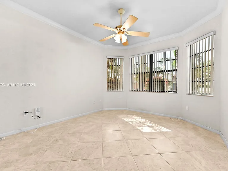 6823 Fabiano Cir — Photo 8