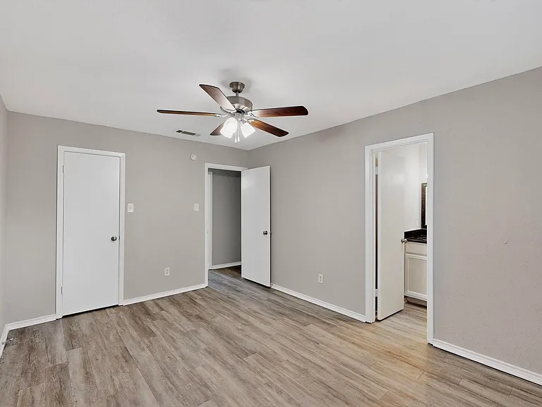 140 Trout St — Photo 29