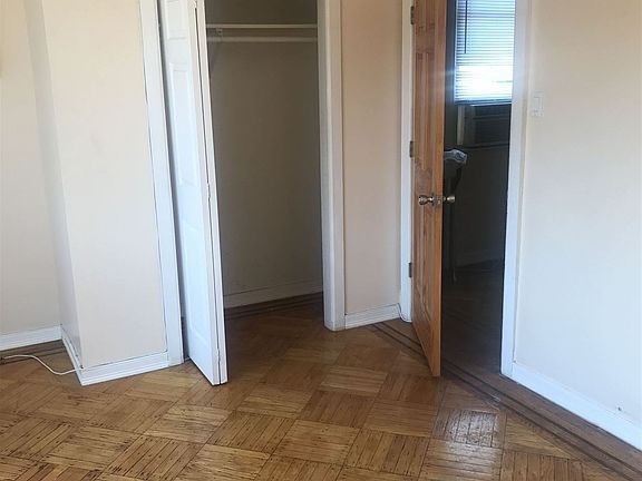 5th image of 1297 E 93rd St