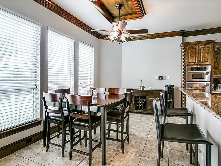1805 Castle Ct — Photo 12