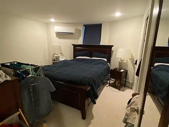 5th image of 217 Harvard St APT 2R