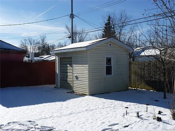 5th image of 248 Belmont Ct W