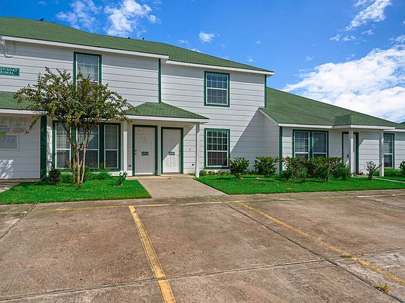 2nd image of 2115 Saint Lucia Calle