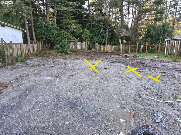 90996 Evans Pl, Coos Bay, OR 97420