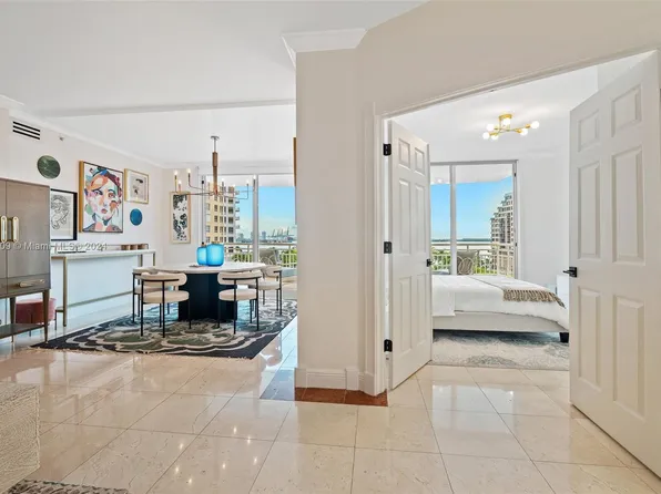 888 Brickell Key Dr APT 907, Miami, FL 33131