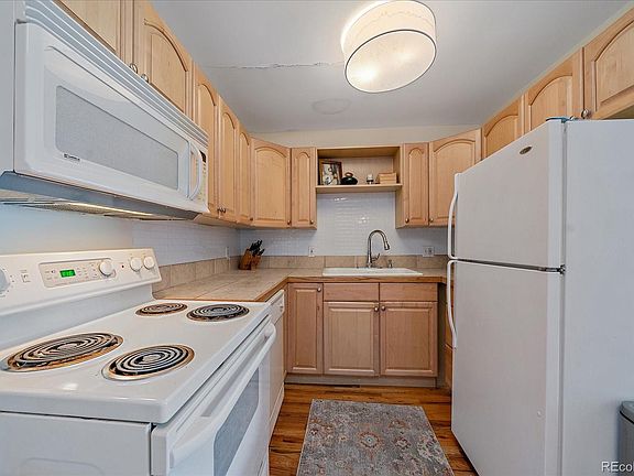4th image of 1410 York Street #37