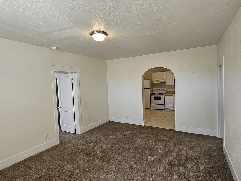 536 W Bonneville St #1 — Photo 3