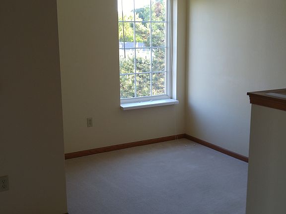 5th image of 912 Fox Creek Dr