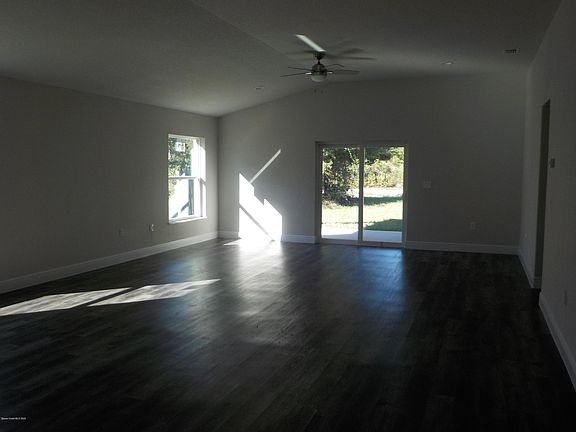 3rd image of 210 Cavern Ave SE