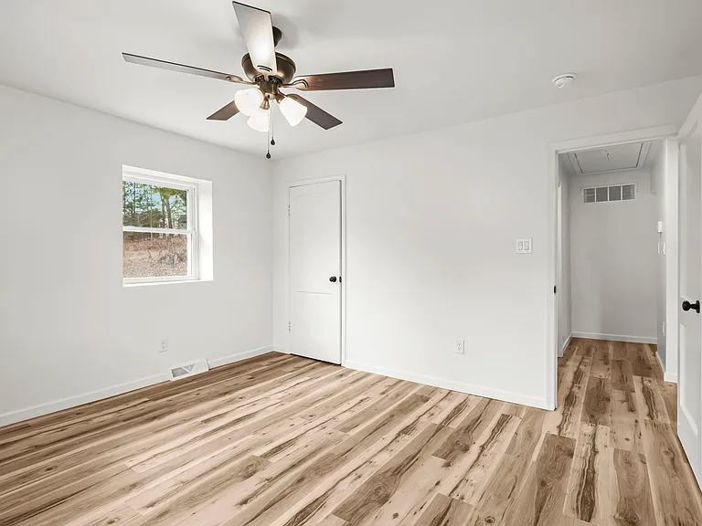 19717 Oak Ct — Photo 11