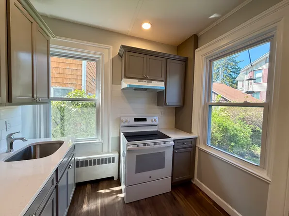 54 4th Ave APT 1, Nyack, NY 10960