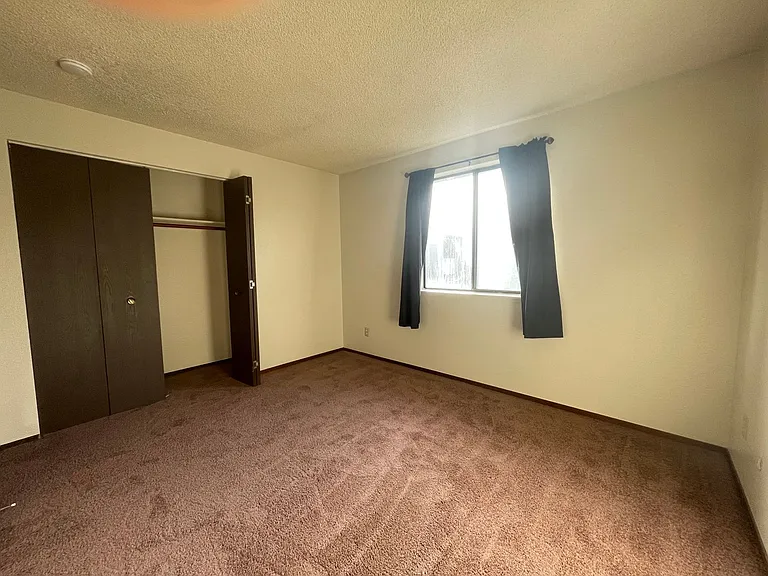 3050 Lk Wood Blvd — Photo 5