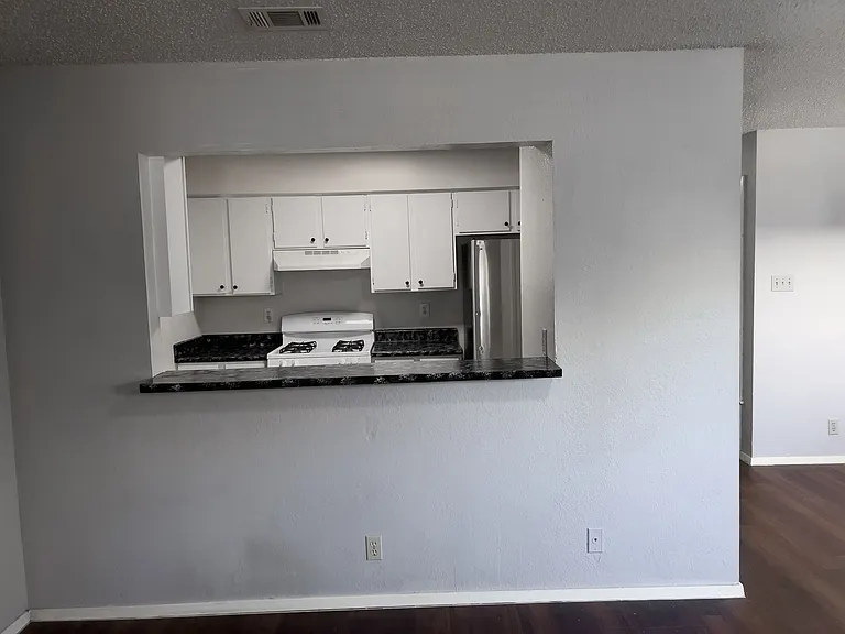 901 Taulbee Ln #D — Photo 7