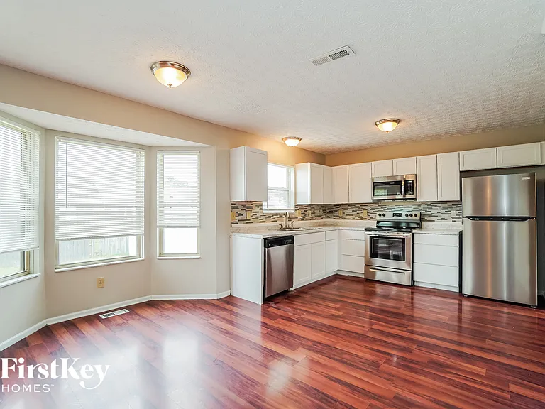 2926 Fenwood Dr — Photo 7
