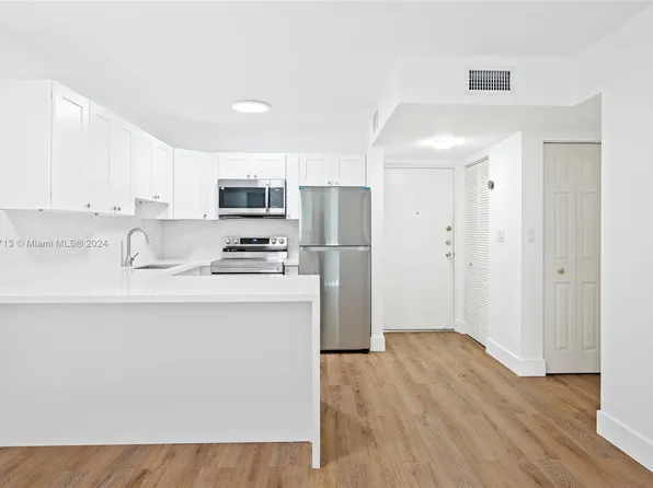 605 NW 72nd Ave APT 203, Miami, FL 33126
