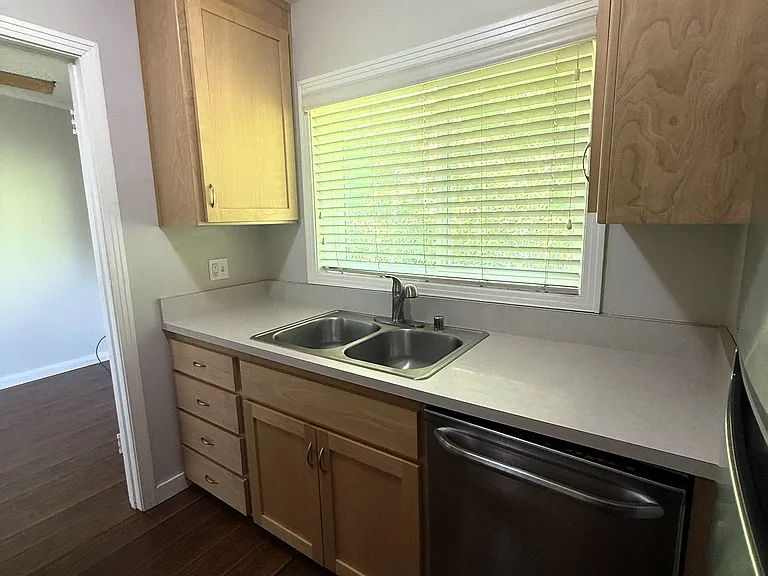 165 California St #4 — Photo 4