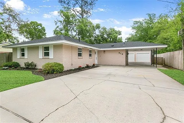 3 bed, 1.5 bath, 1362 sqft, $1,700 — Photo 2