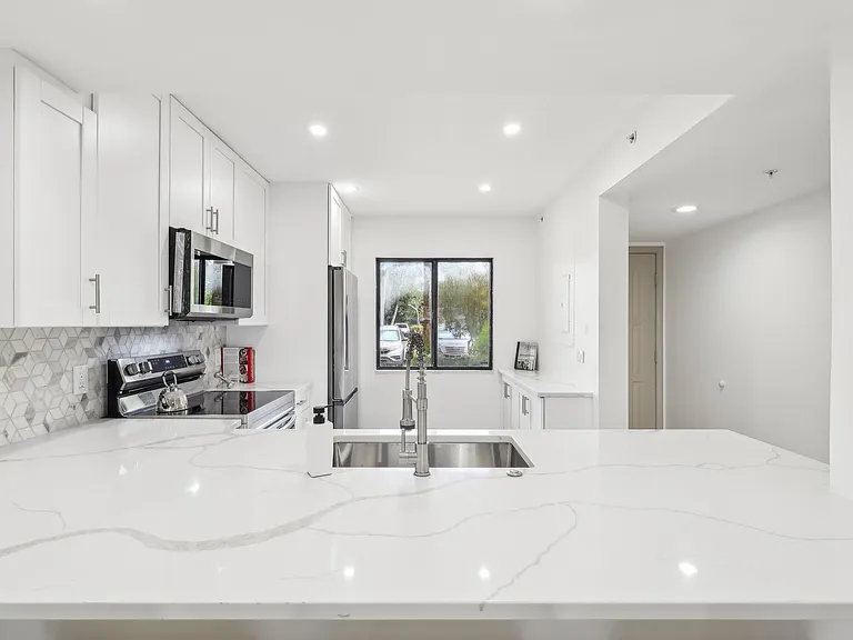 1601 Marina Isle Way #101 — Photo 6