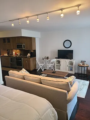 Rented by Marc Alloul, LREB | media 15