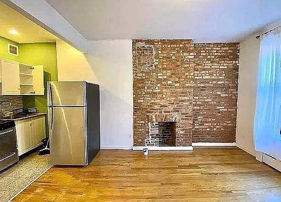 4th image of 658 Carroll St APT 1A