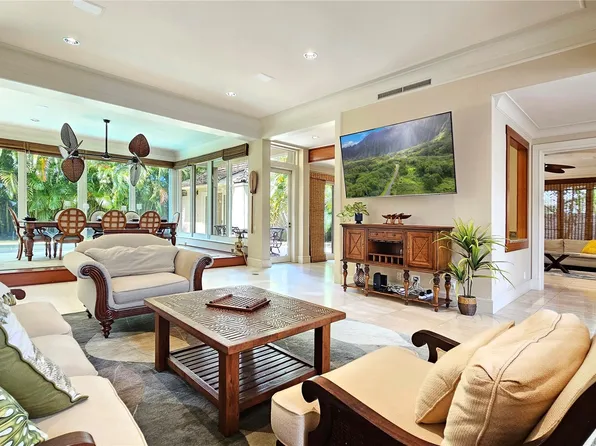 1030 Kealaolu Ave, Honolulu, HI 96816