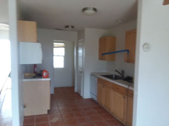 3rd image of 6757 Saladin St