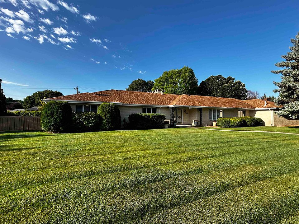 1st image of 2220 CEDARBERRY LN.