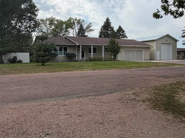 107 N 4th Ave, Trent, SD 57065