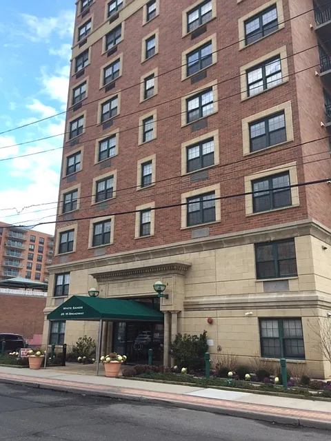 26 W Broadway Blvd #303