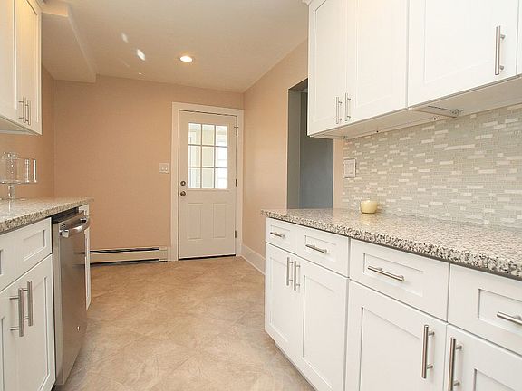 Eat-in Kitchen, new lighting