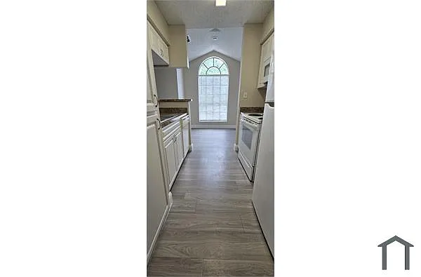 Building Photo - 8752 Mallard Reserve Dr