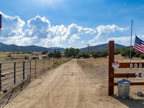 24701 Chimanimani Ct, Tehachapi, CA 93561