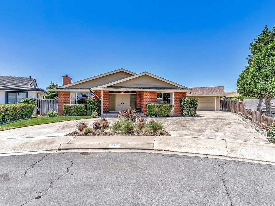 217 Grove Pl, King City, CA 93930 Zillow